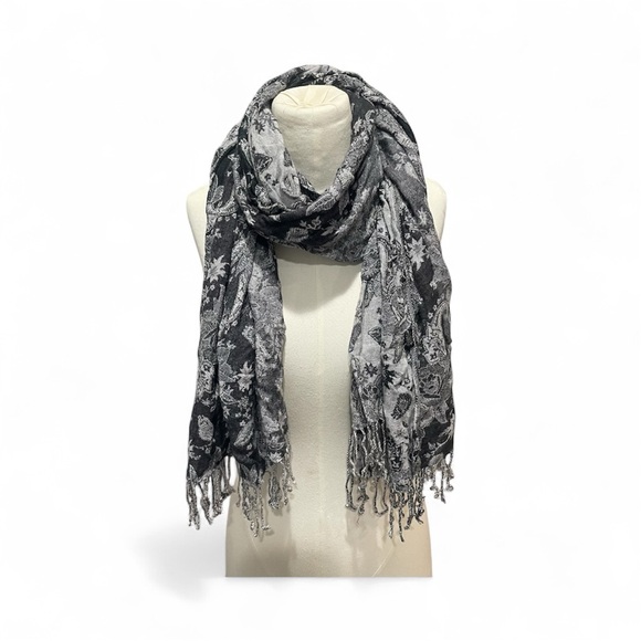 Assorted Scarves Collection - Picture 7 of 7